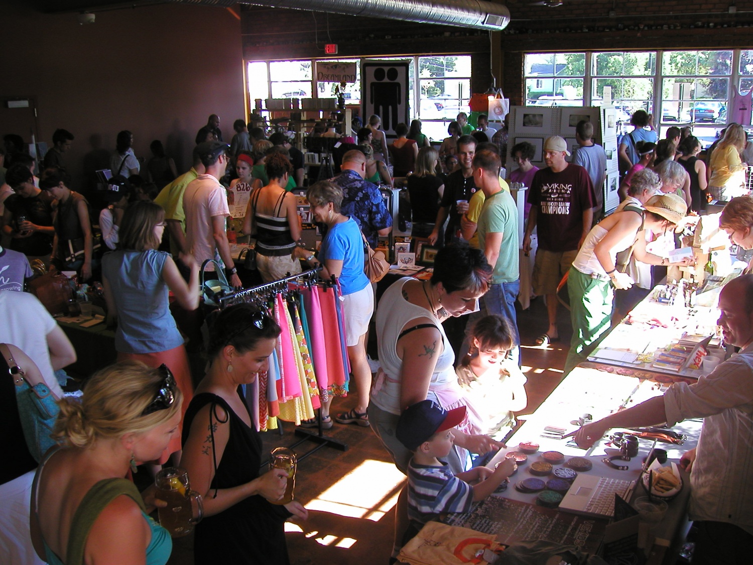 shadow-art-fair-crowd